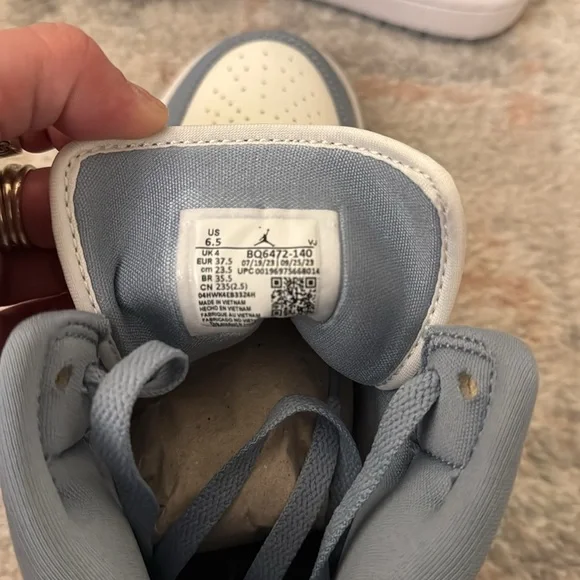 Jordan 1 Mid - Diffused Blue Women’s - Picture 4 of 6